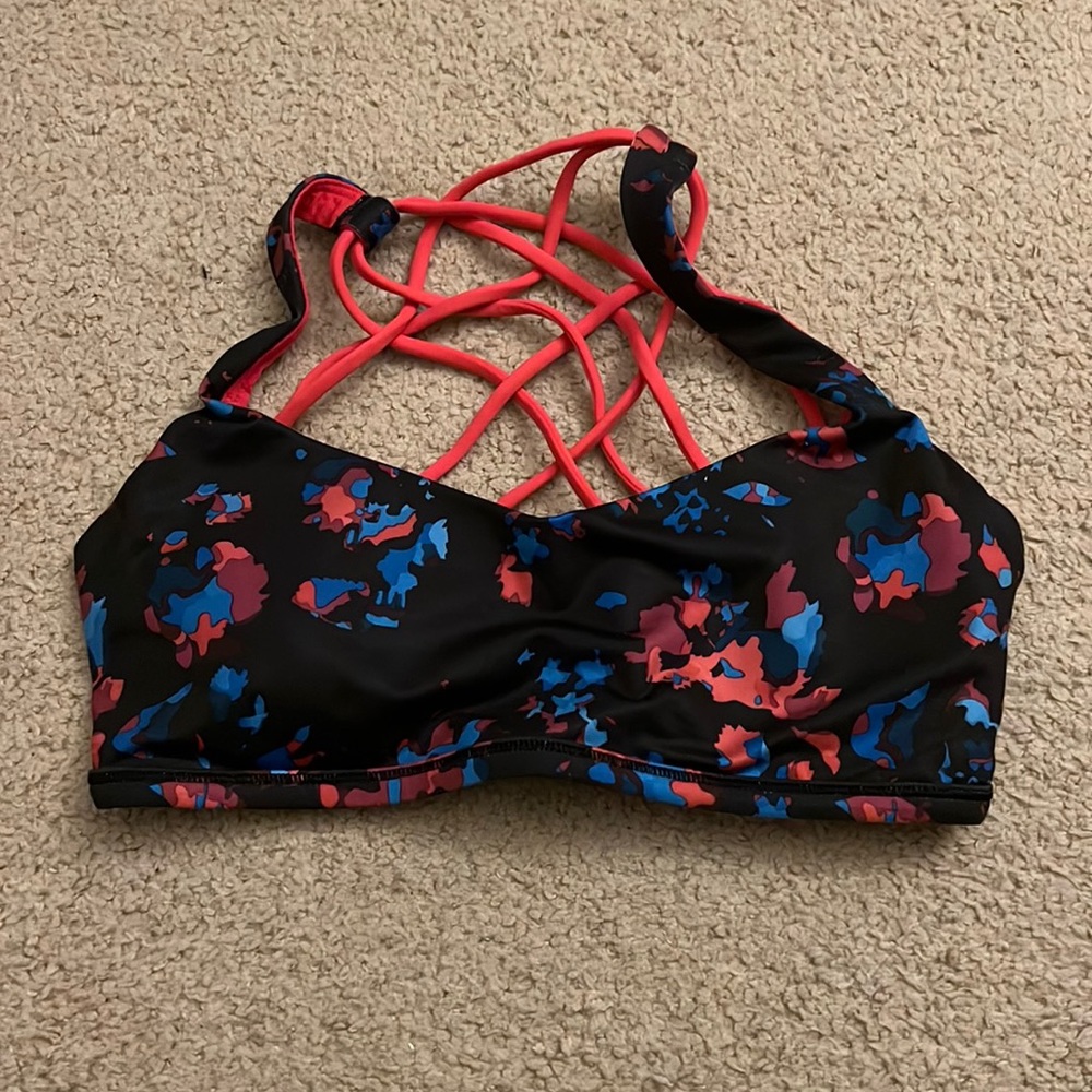 Lululemon sports bra